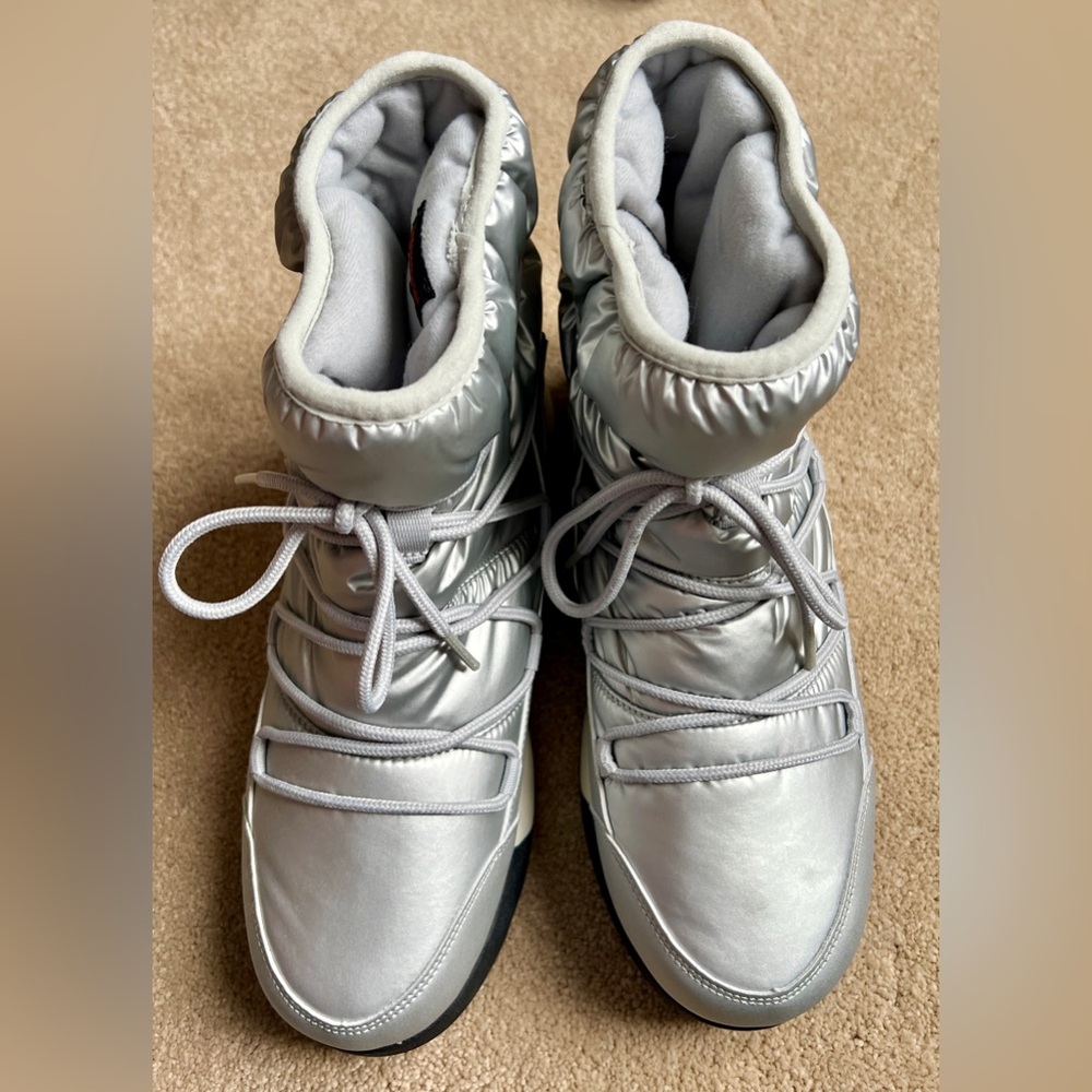 Women's Silver Winter Boots